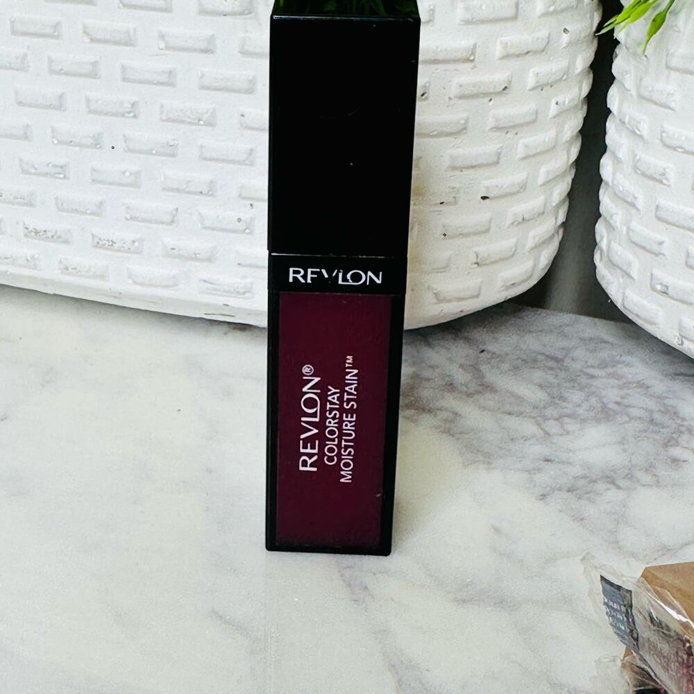 NIB Revlon ColorStay Moisture Stain, Parisian Passion/005, 0.27 Fluid Ounce